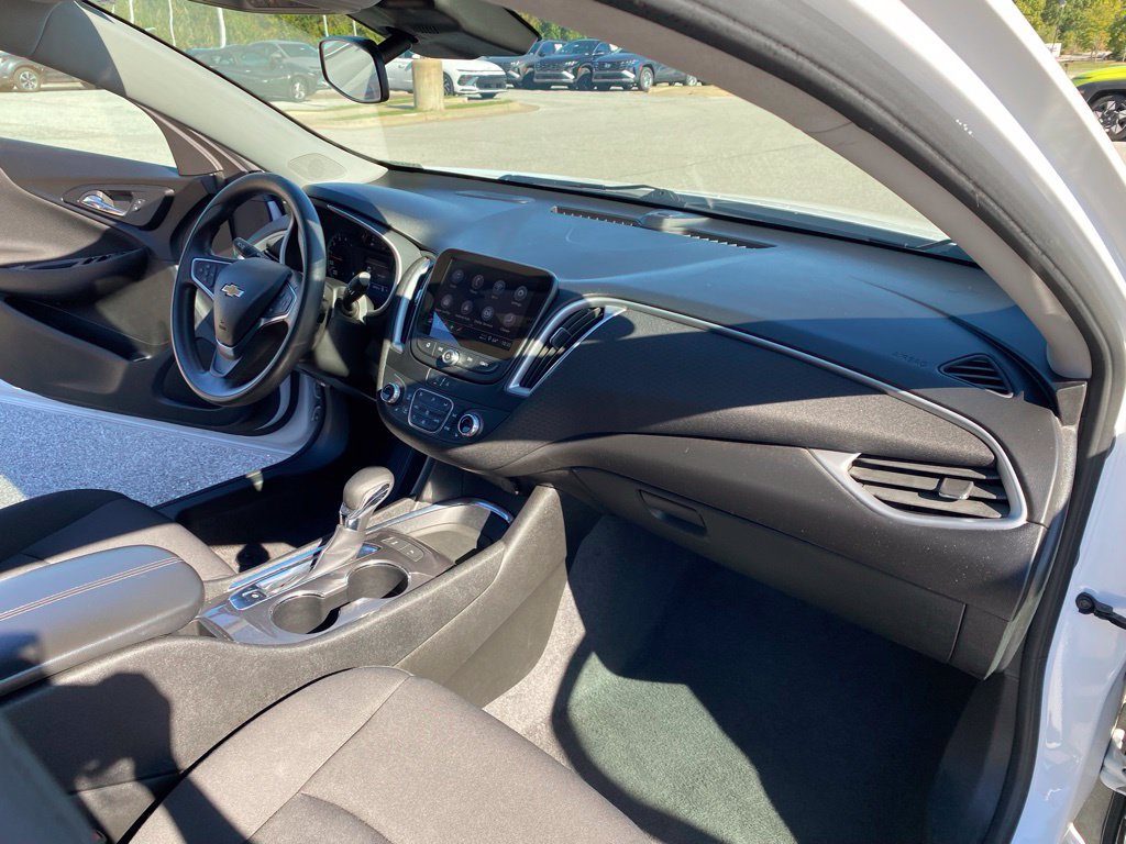 Used 2024 Chevrolet Malibu LT FWD image 33
