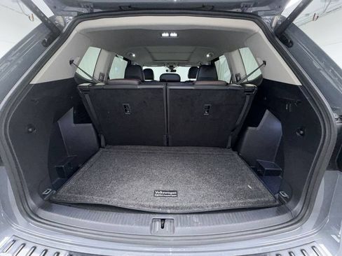 Used 2024 Volkswagen Atlas Peak Edition SE AWD/4WD image 16