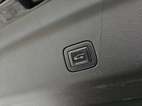 Certified 2022 Cadillac Escalade ESV Sport image 30