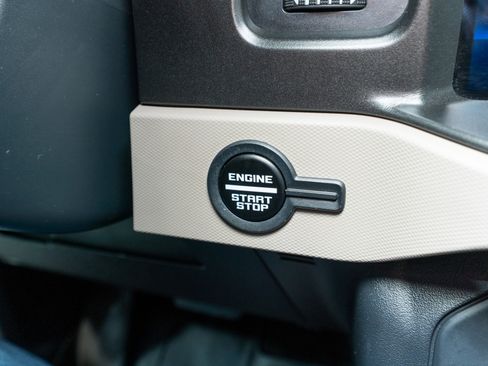 Used 2023 Ford Bronco Wildtrak image 32