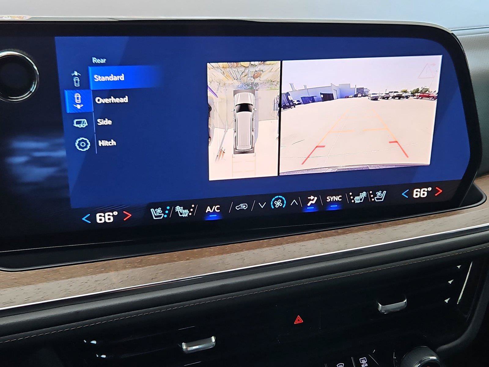 Used 2025 Chevrolet Suburban High Country AWD/4WD image 20