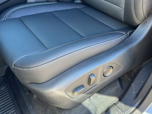 New 2026 Chevrolet Traverse LT w/ Midnight/Sport Edition image 18