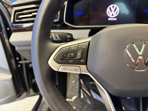 Used 2025 Volkswagen Jetta SE w/ Sunroof Package FWD image 15