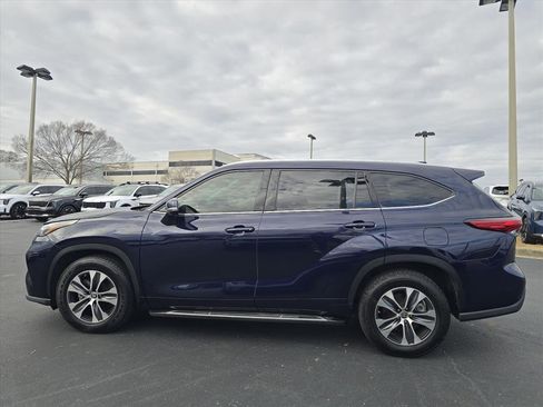 Used 2022 Toyota Highlander XLE image 6