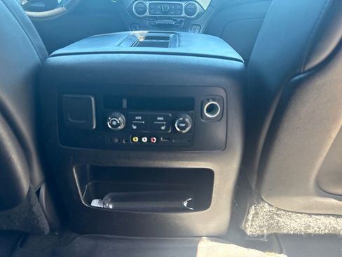Used 2015 Chevrolet Suburban LT AWD/4WD image 36