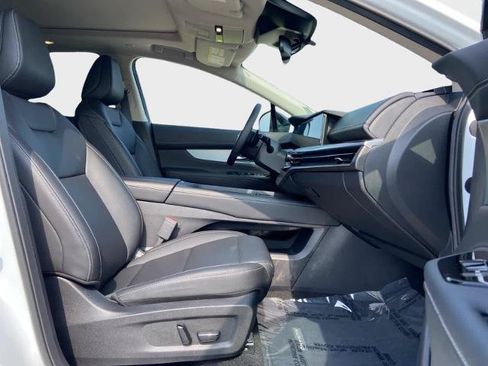 Used 2025 Nissan Murano SL AWD/4WD image 17