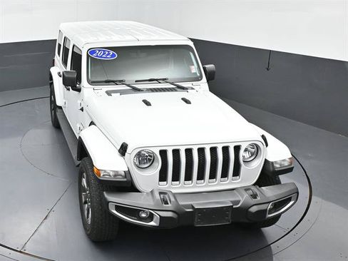 Used 2022 Jeep Wrangler Unlimited Sahara AWD/4WD image 39