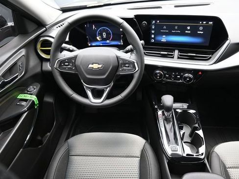 New 2026 Chevrolet Trax LT w/ Driver Confidence Package FWD image 25