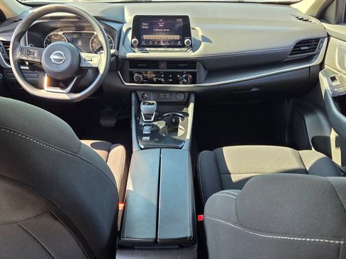 Used 2024 Nissan Rogue S FWD image 8