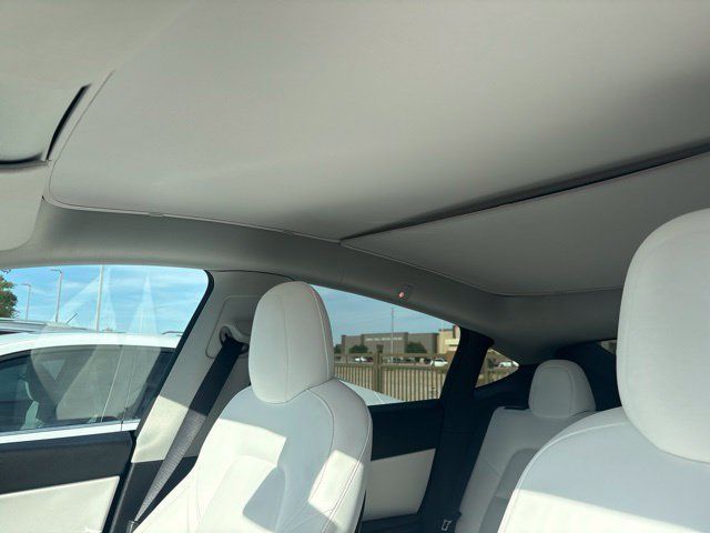 Used 2022 Tesla Model Y Long Range AWD/4WD image 9