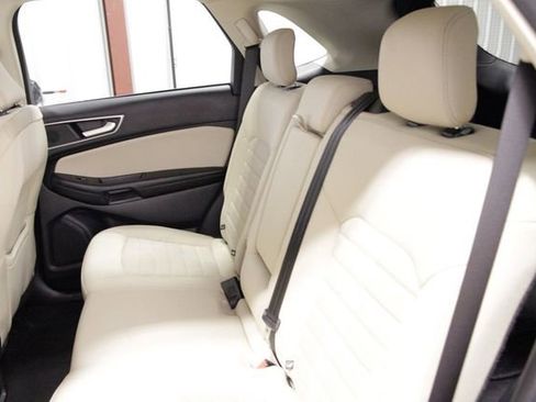 Used 2024 Ford Edge SEL image 17