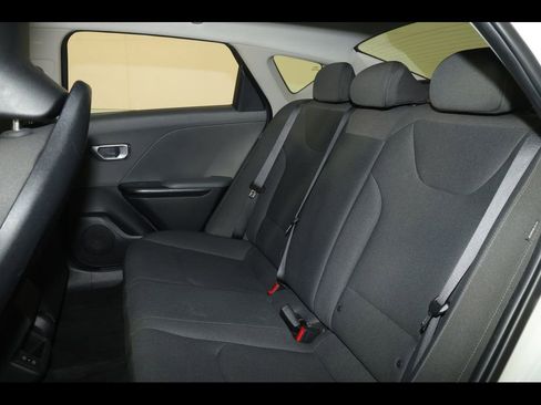Used 2025 Kia K4 FWD image 26
