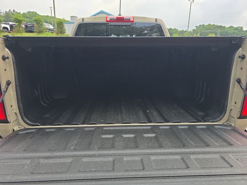 Used 2022 Chevrolet Colorado ZR2 AWD/4WD image 6