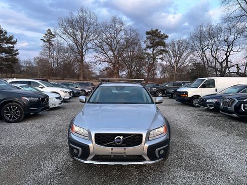 Used 2016 Volvo XC70 T5 Premier w/ Proximity Package image 2