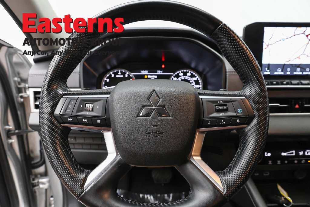 Used 2024 Mitsubishi Outlander SE AWD/4WD image 11