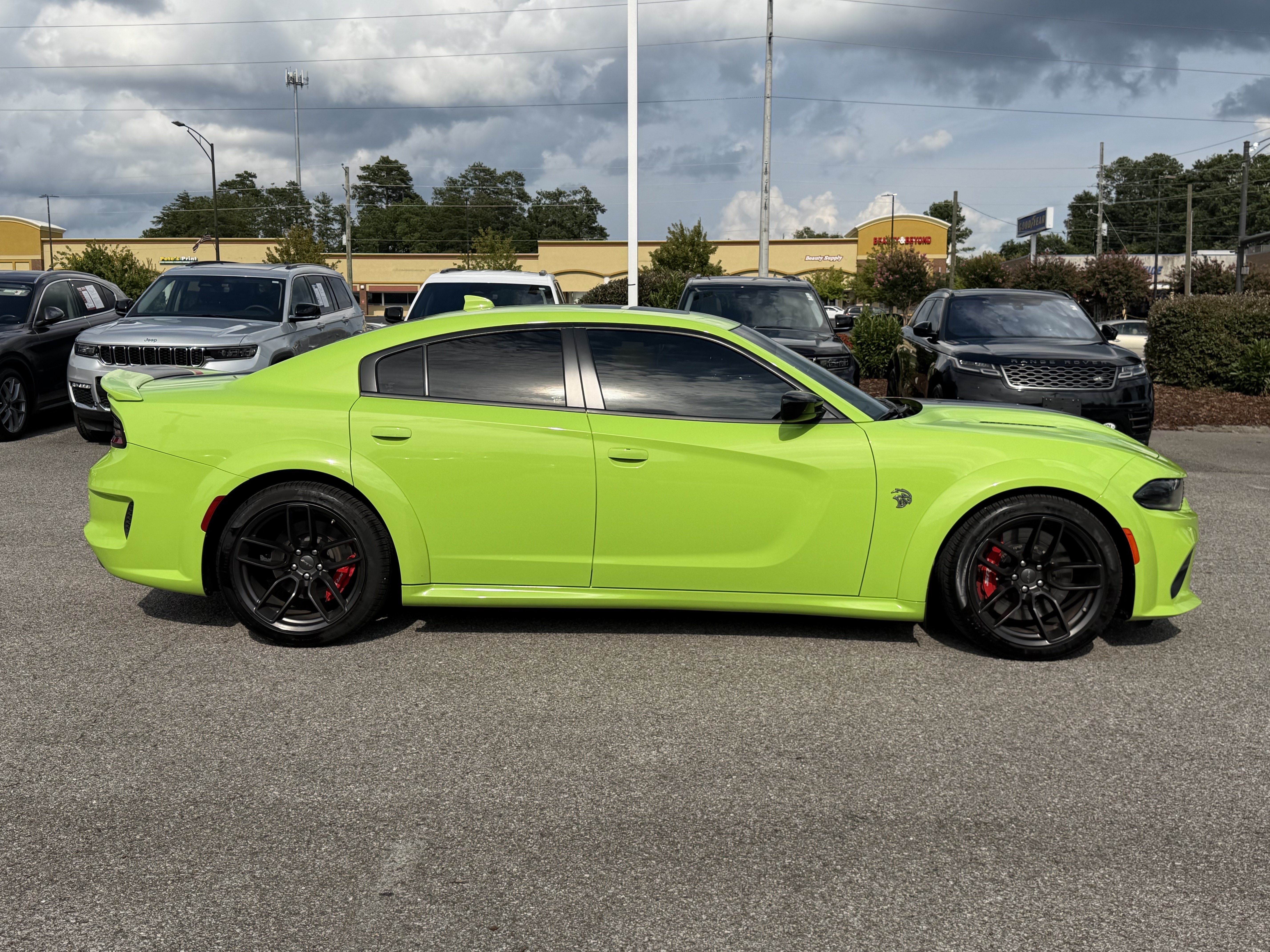 Used 2023 Dodge Charger SRT Hellcat w/ Harman/Kardon Audio Group RWD image 11