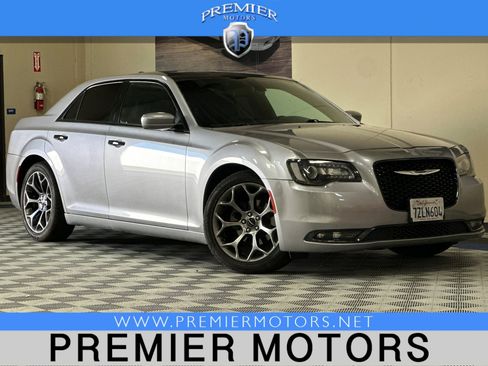 Used 2018 Chrysler 300 S RWD image 1