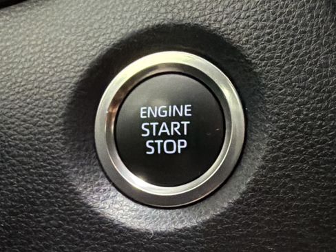 Used 2025 Toyota Corolla SE FWD image 16
