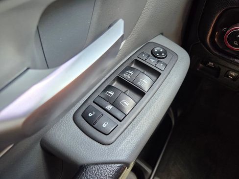 Used 2021 RAM 1500 Big Horn RWD image 22