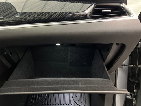 Used 2025 Cadillac XT6 Premium Luxury image 29