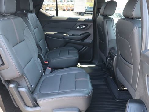Used 2023 Chevrolet Traverse RS image 20