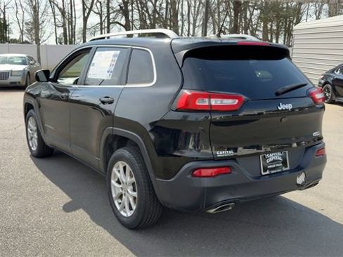 Used 2017 Jeep Cherokee Latitude image 6