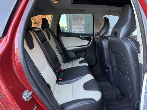 Used 2017 Volvo XC60 T5 Dynamic w/ Preferred Option Package image 23