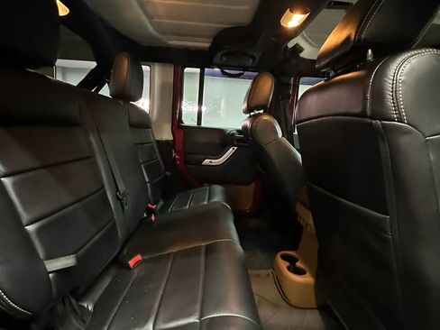 Used 2012 Jeep Wrangler Unlimited Sahara w/ Connectivity Group AWD/4WD image 23
