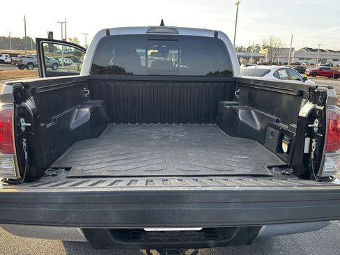 Used 2021 Toyota Tacoma TRD Off-Road image 29
