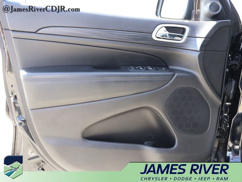 Used 2020 Jeep Grand Cherokee Altitude image 21