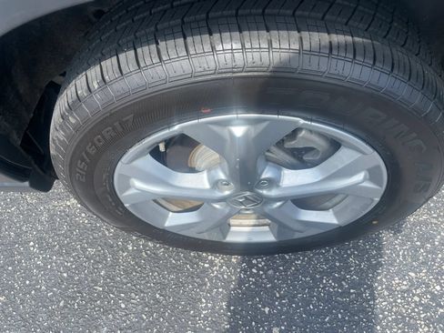 Used 2025 Honda HR-V LX image 8