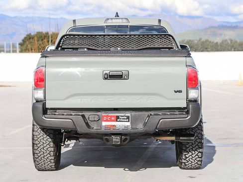 Used 2023 Toyota Tacoma TRD Off-Road image 6