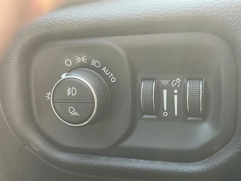 Used 2023 RAM 1500 Laramie AWD/4WD image 16