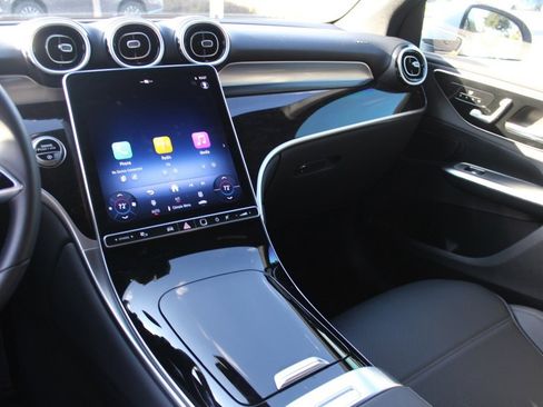 Certified 2025 Mercedes-Benz GLC 300 4MATIC image 20