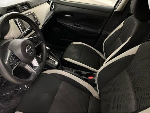 Used 2021 Nissan Versa SV FWD image 10