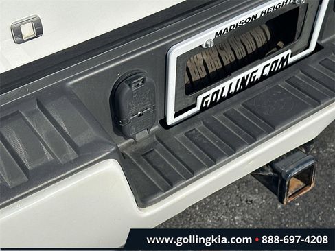 Used 2017 Chevrolet Silverado 1500 Custom w/ Custom Convenience Package image 8