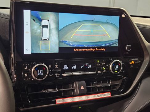 New 2026 Toyota Highlander Limited AWD/4WD image 18