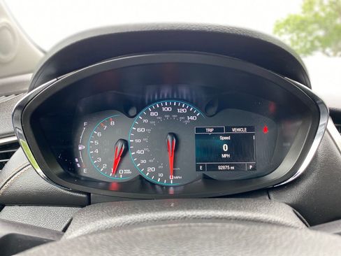 Used 2020 Chevrolet Trax LT w/ LT Convenience Package FWD image 30