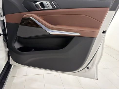 Used 2026 BMW X5 xDrive40i w/ Premium Package image 18