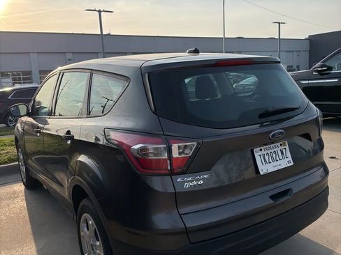 Used 2017 Ford Escape S image 5