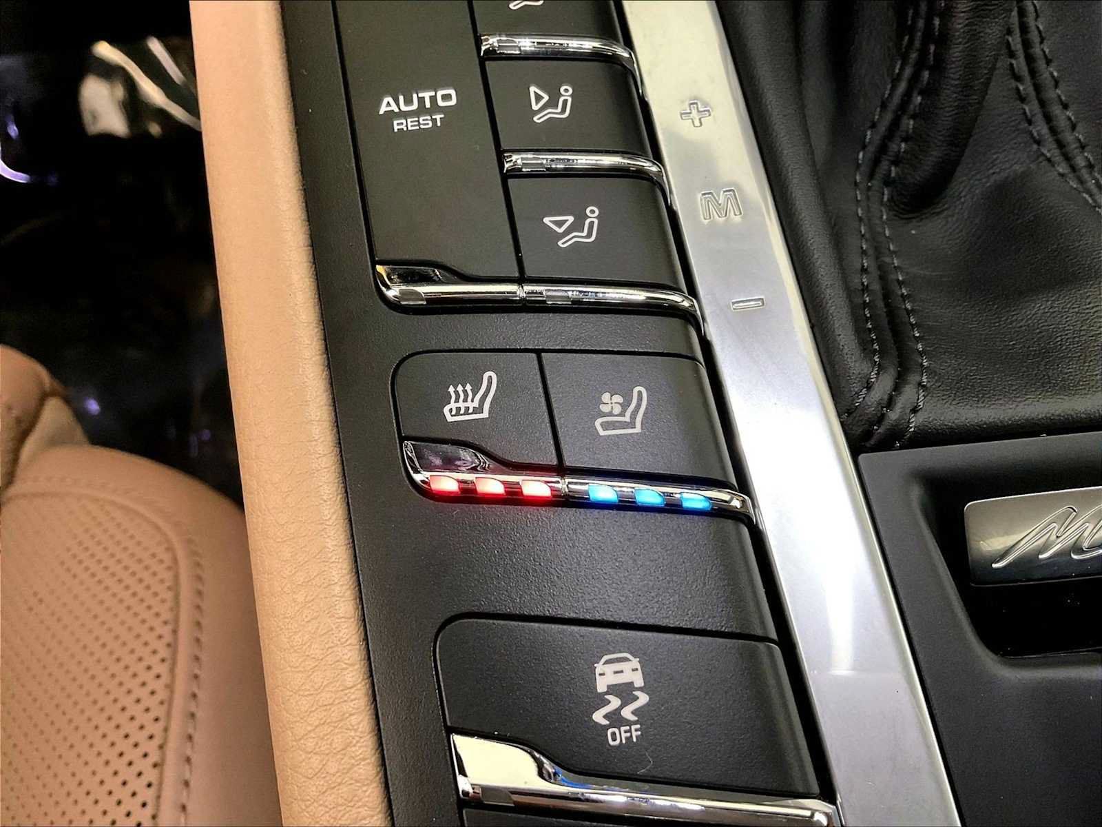 Certified 2021 Porsche Macan S w/ Premium Package Plus AWD/4WD image 37