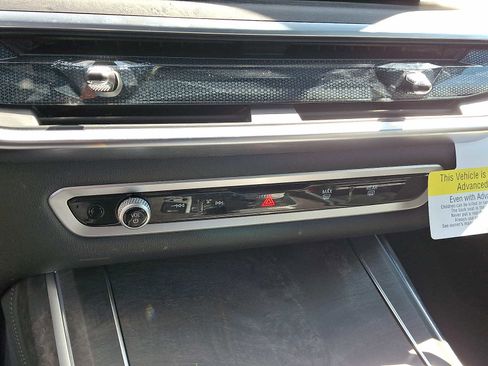 Used 2026 BMW X7 xDrive40i w/ Executive Package image 18