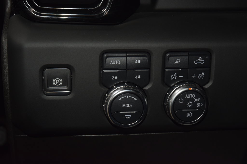 Used 2024 GMC Sierra 2500 AT4 w/ AT4 Premium Plus Package AWD/4WD image 39