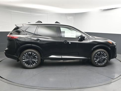 New 2026 Nissan Rogue Platinum w/ Platinum Premium Package image 9