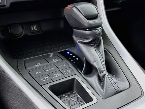 Certified 2023 Toyota RAV4 LE AWD/4WD image 10