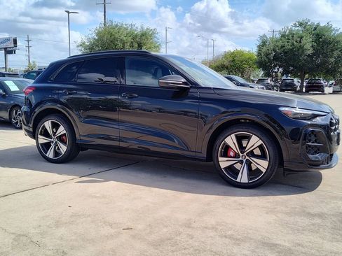 Used 2025 Audi SQ5 Prestige AWD/4WD image 14