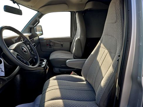 New 2026 GMC Savana 3500 w/ Driver Convenience Package RWD image 26
