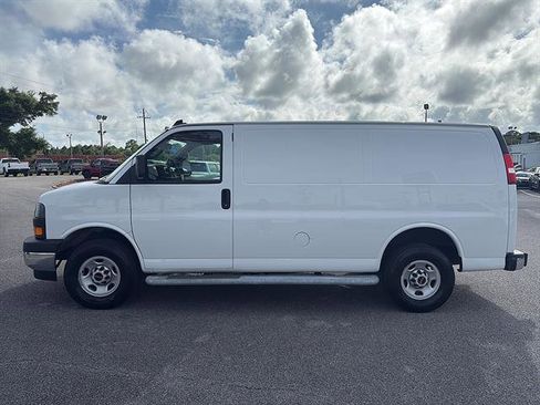 Used 2024 GMC Savana 2500 w/ Driver Convenience Package RWD image 3