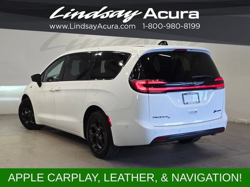Used 2024 Chrysler Pacifica Limited FWD image 4