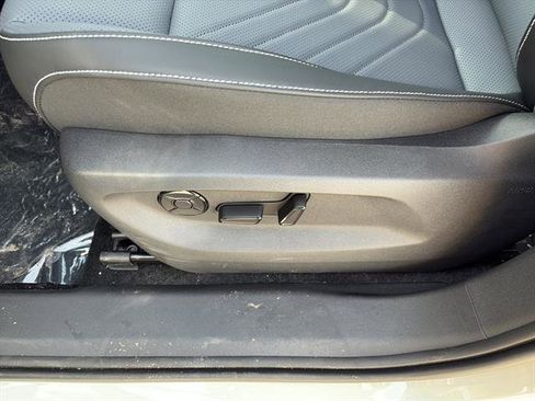 New 2026 Volkswagen Tiguan SE R-Line image 15